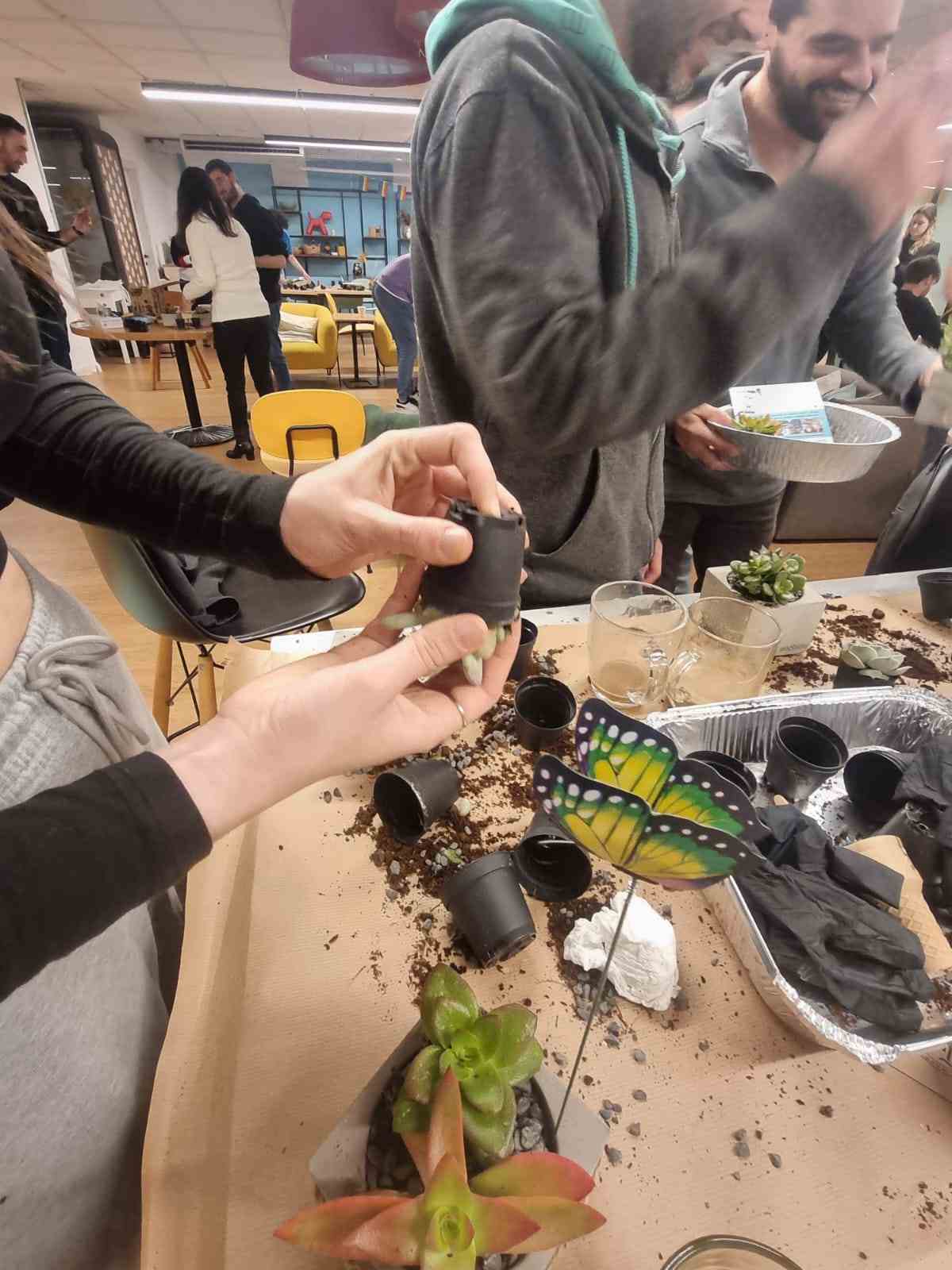 מילה טובה בקערת בטון - Image 4